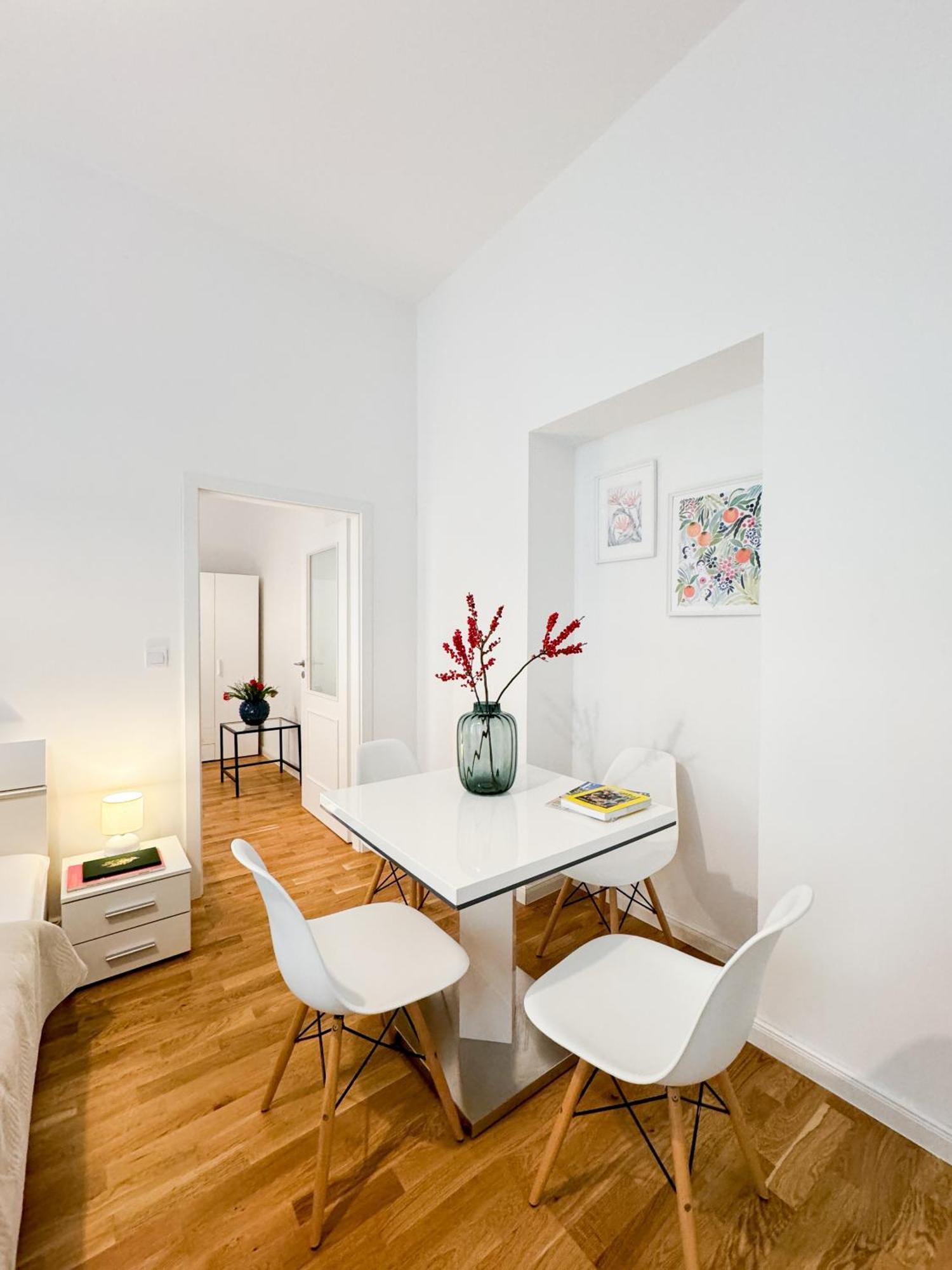 Turnkey I Wenceslas Square Apartments Prag Zimmer foto